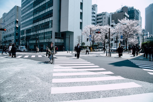 铜仁为何勤工俭学对在日本的留学生的职业生涯至关重要？